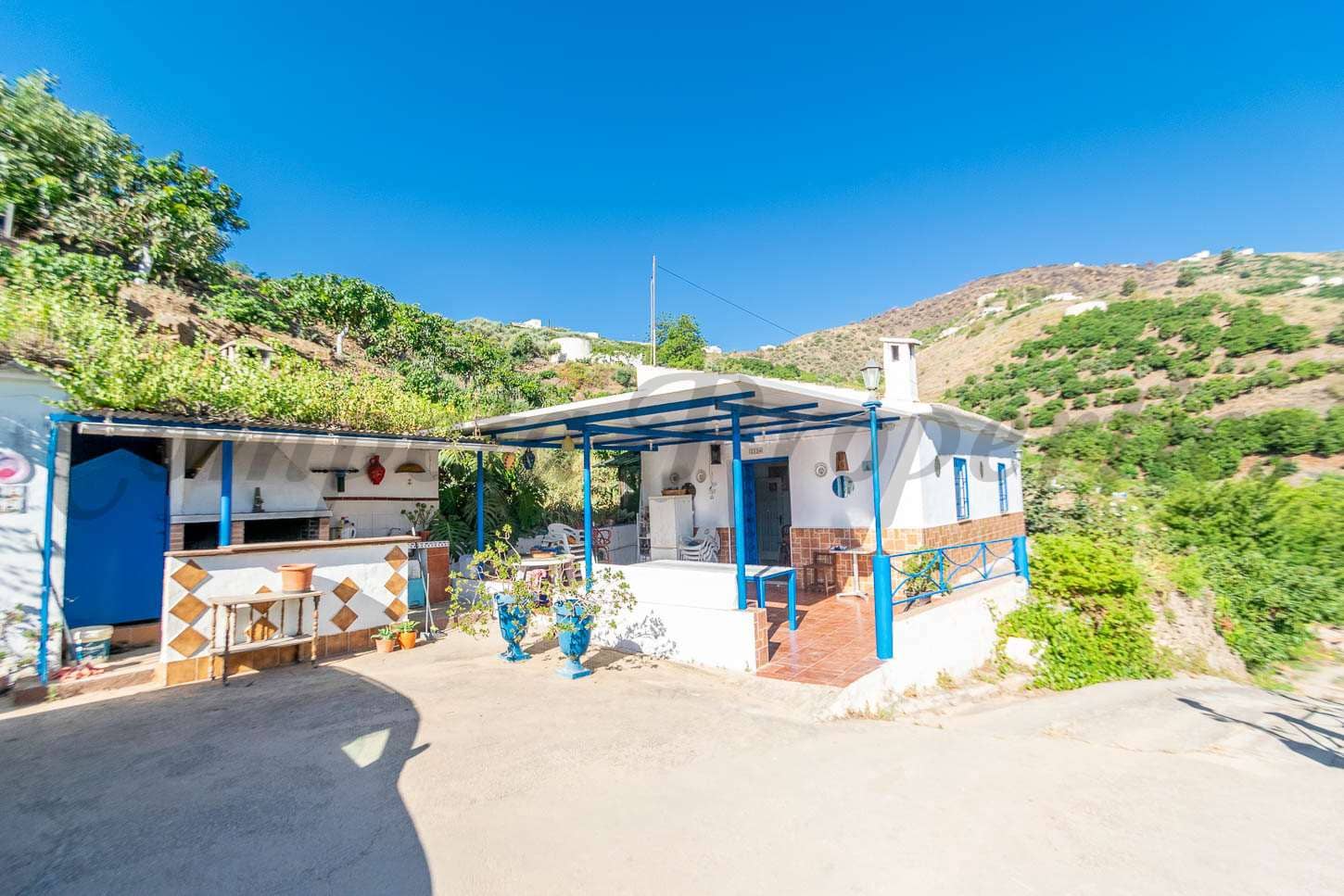 2 sypialnia Finka/Dom wiejski na sprzedaż w Torrox z basenem garażem - 315 000 € (Ref: 7153486)