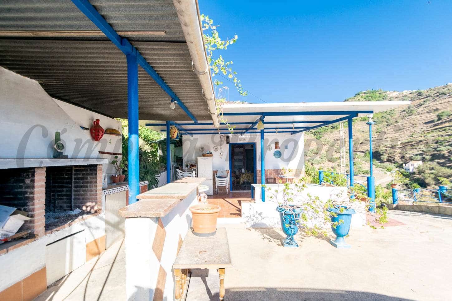 2 sypialnia Finka/Dom wiejski na sprzedaż w Torrox z basenem garażem - 315 000 € (Ref: 7153486)