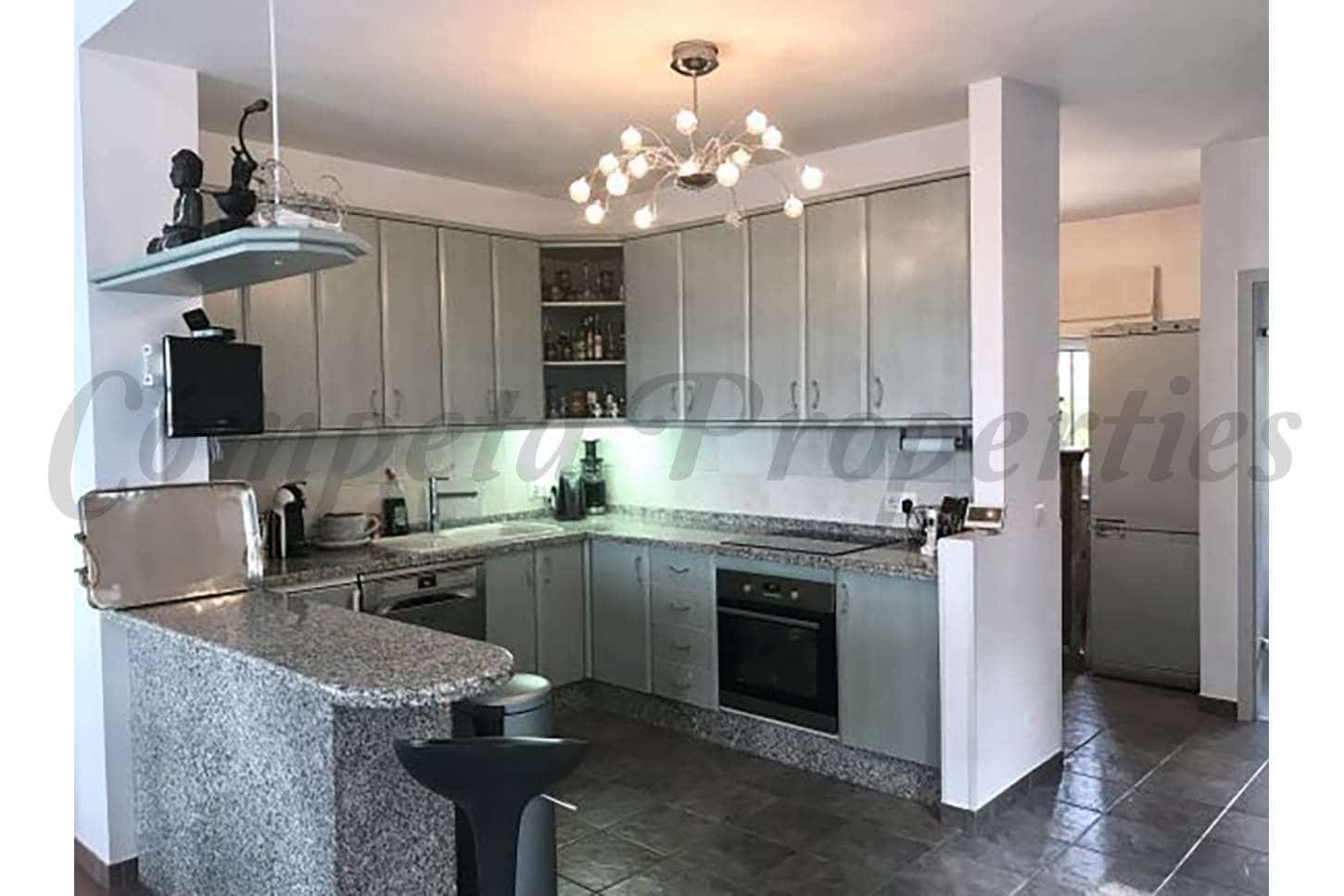 4 soveværelse Finca/Landehus til salg i Sayalonga med swimmingpool garage - € 1.350.000 (Ref: 7303096)