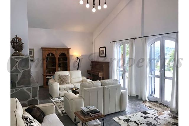 4 bedroom Finca/Country House for sale in Sayalonga with pool garage - € 1,350,000 (Ref: 7303096)