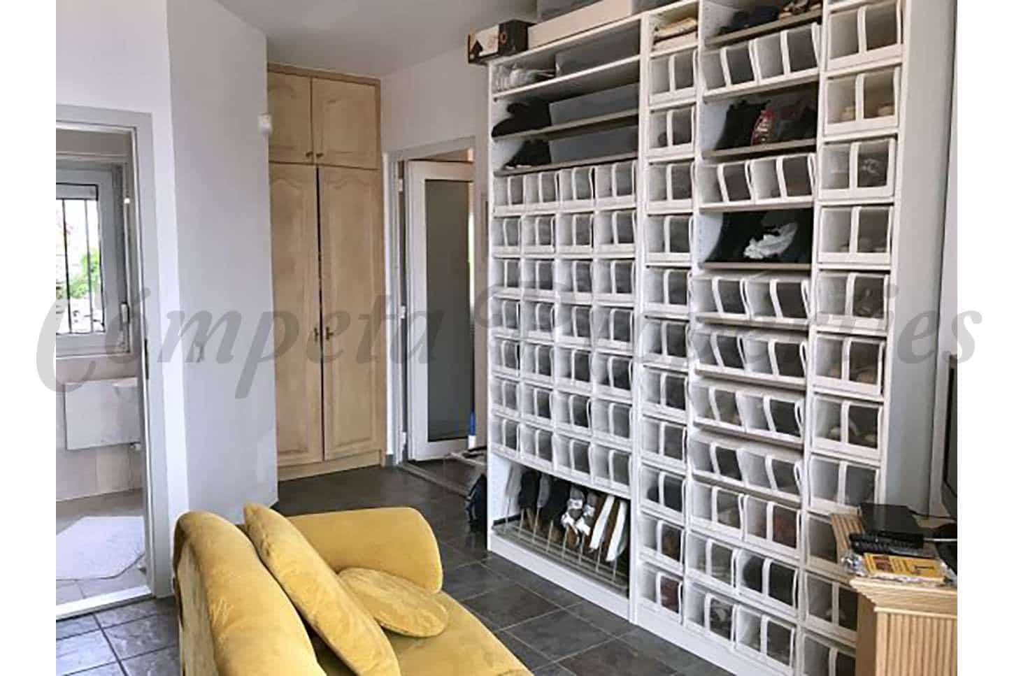 4 soveværelse Finca/Landehus til salg i Sayalonga med swimmingpool garage - € 1.350.000 (Ref: 7303096)