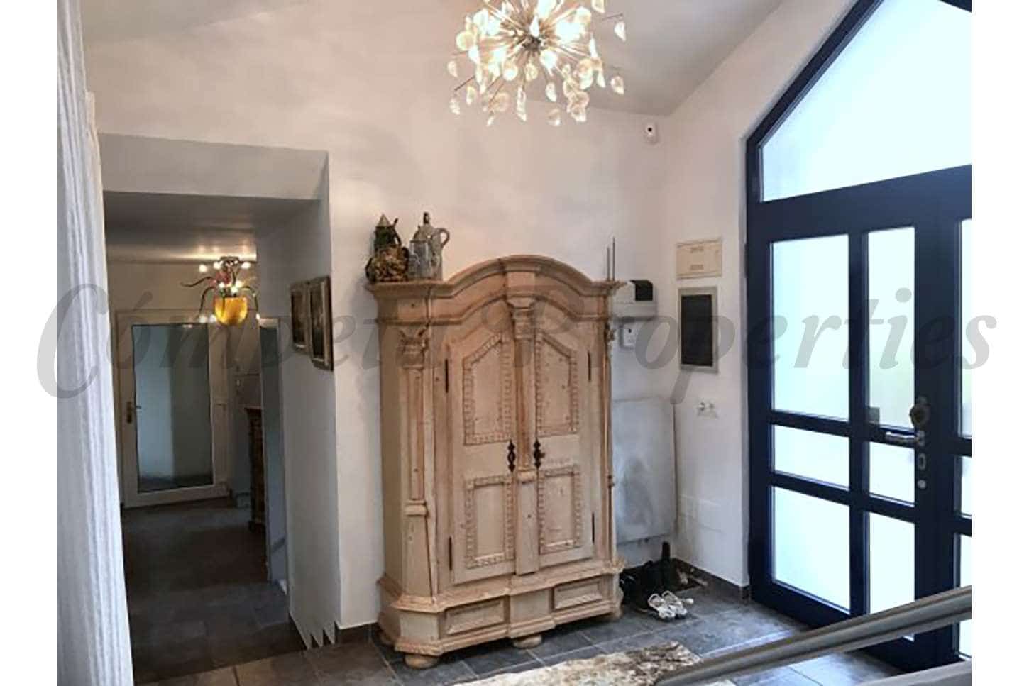 4 soveværelse Finca/Landehus til salg i Sayalonga med swimmingpool garage - € 1.350.000 (Ref: 7303096)