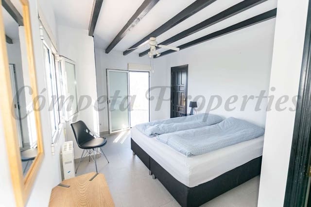 3 slaapkamer Villa voor vakantieverhuur in Cómpeta met zwembad garage - € 1.500 (Ref: 7405031)