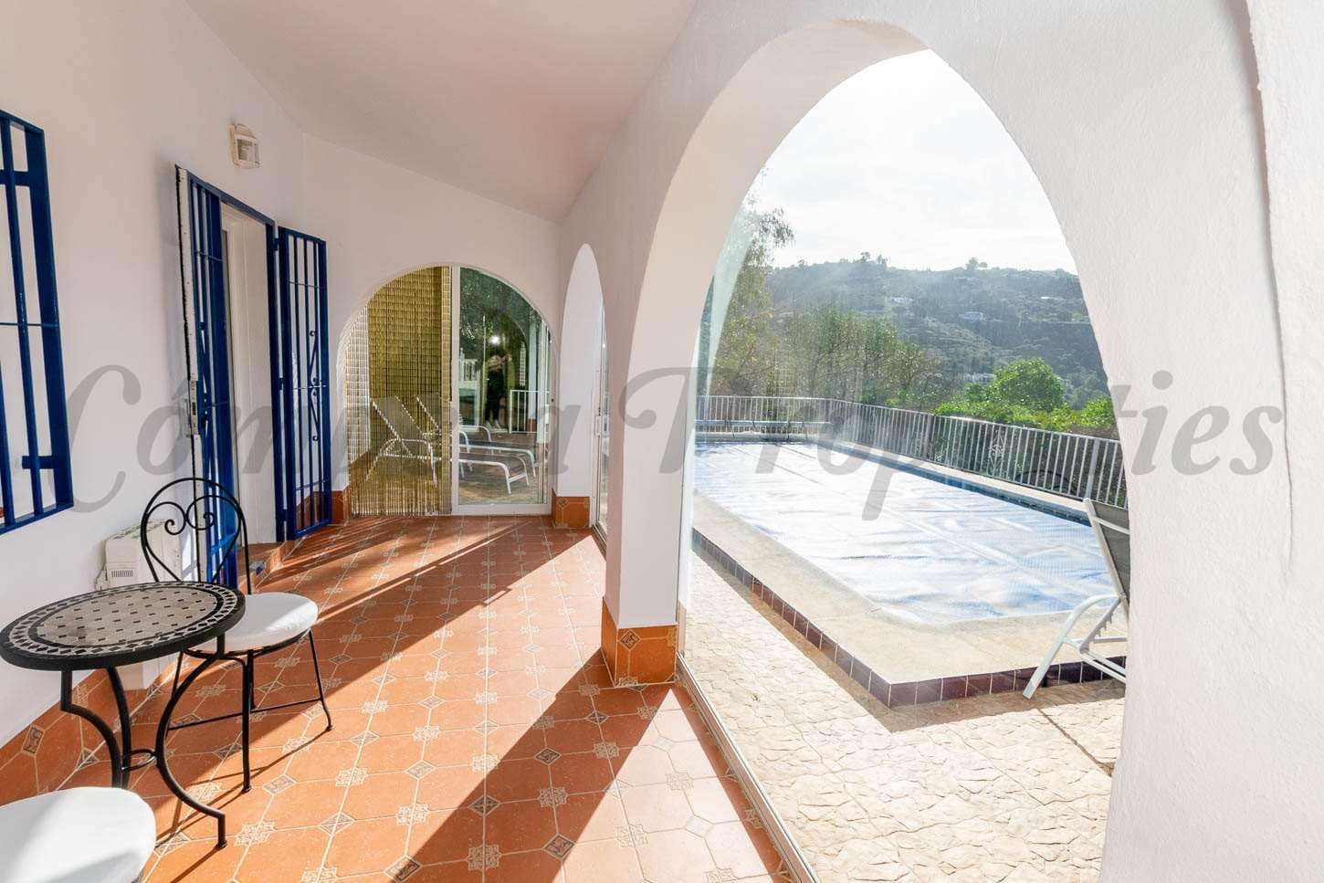 3 slaapkamer Villa voor vakantieverhuur in Competa met zwembad garage - € 1.500 (Ref: 7405031)