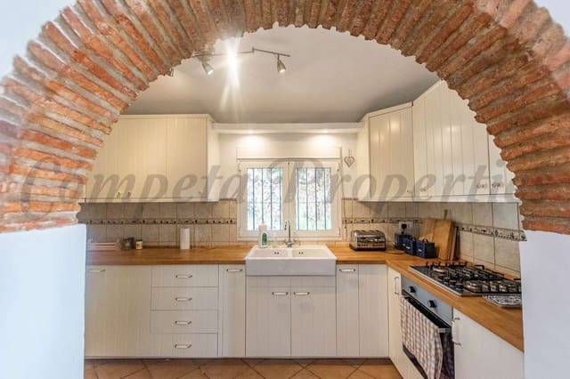 3 slaapkamer Villa voor vakantieverhuur in Cómpeta met zwembad garage - € 1.500 (Ref: 7405031)