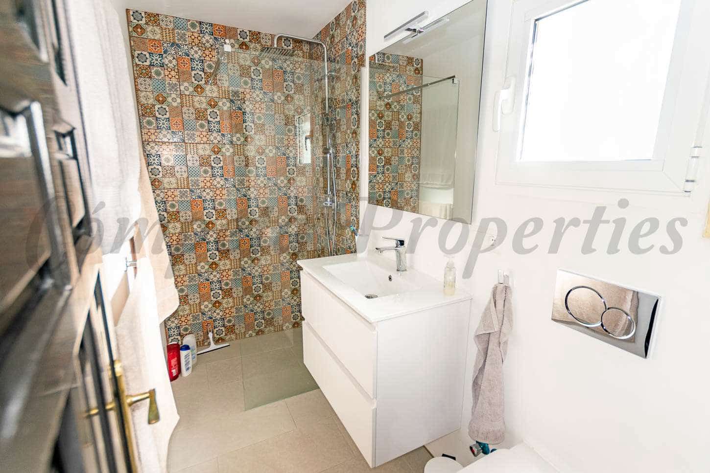 3 slaapkamer Villa voor vakantieverhuur in Competa met zwembad garage - € 1.500 (Ref: 7405031)