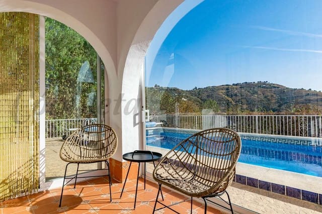 3 slaapkamer Villa voor vakantieverhuur in Cómpeta met zwembad garage - € 1.500 (Ref: 7405031)