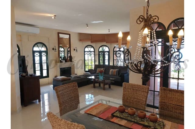 3 quarto Moradia para venda em Arenas com piscina - 780 000 € (Ref: 7456117)