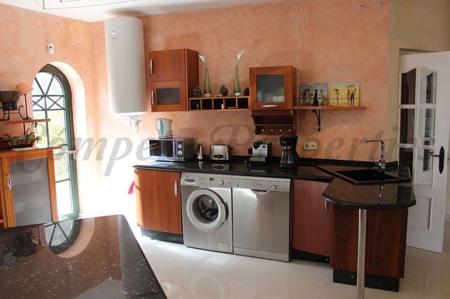 3 quarto Moradia para venda em Arenas com piscina - 780 000 € (Ref: 7456117)