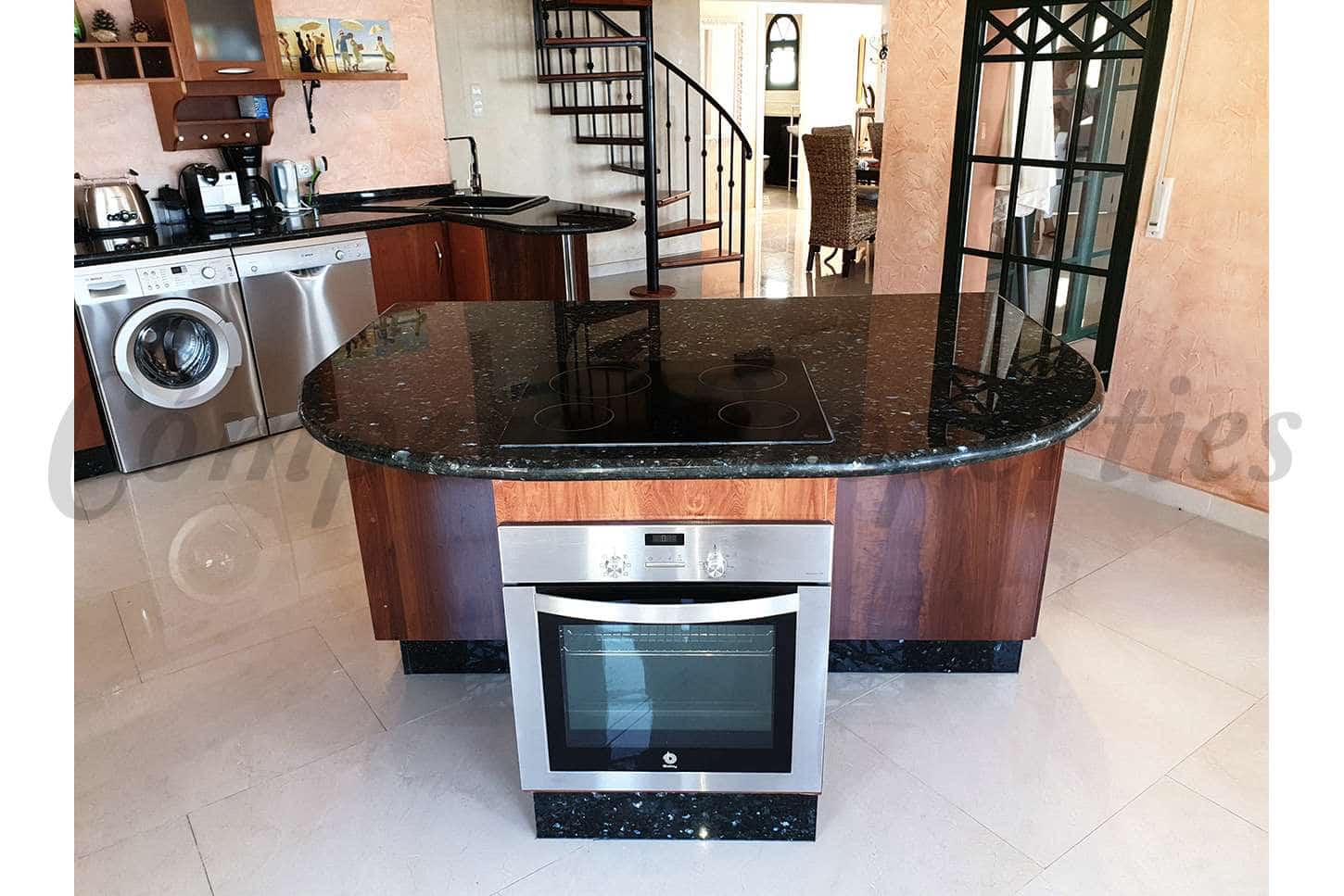 3 soverom Villa til salgs i Arenas med svømmebasseng - € 780 000 (Ref: 7456117)