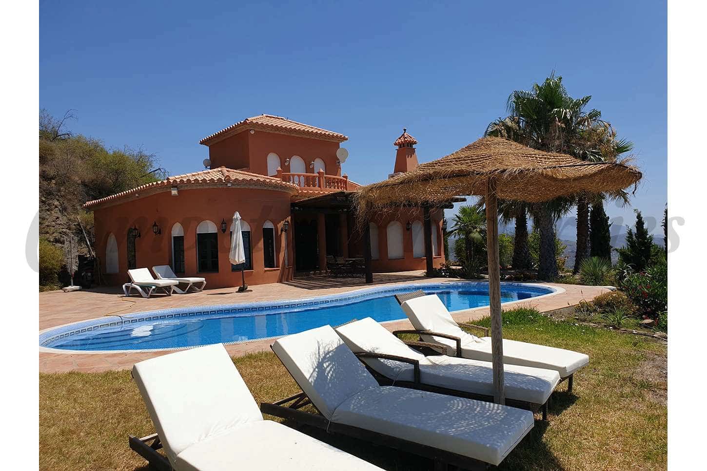 3 soverom Villa til salgs i Arenas med svømmebasseng - € 780 000 (Ref: 7456117)