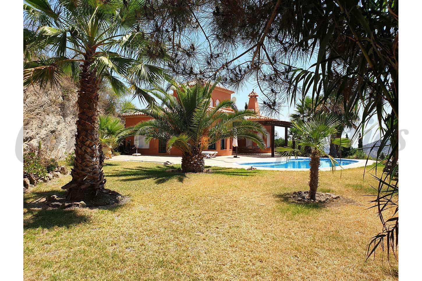 3 soverom Villa til salgs i Arenas med svømmebasseng - € 780 000 (Ref: 7456117)