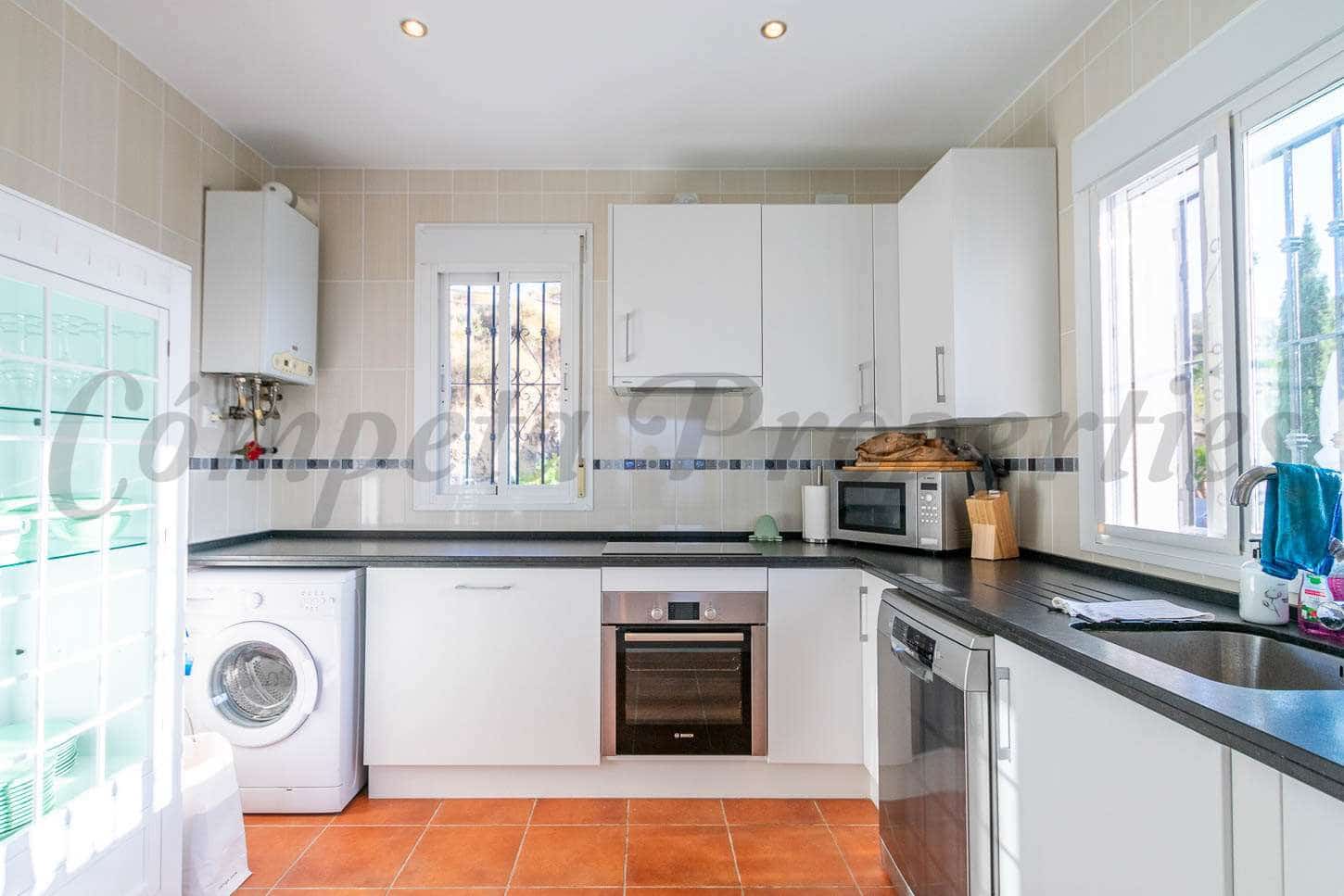 3 bedroom Villa for holiday rental in Competa with pool - € 900 (Ref: 7512496)