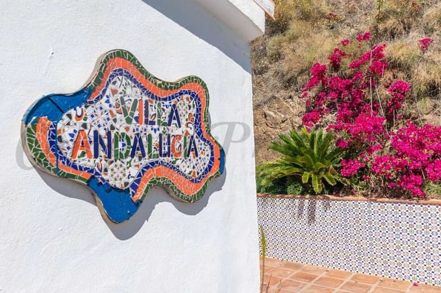 3 bedroom Villa for holiday rental in Cómpeta with pool - € 800 (Ref: 7517185)