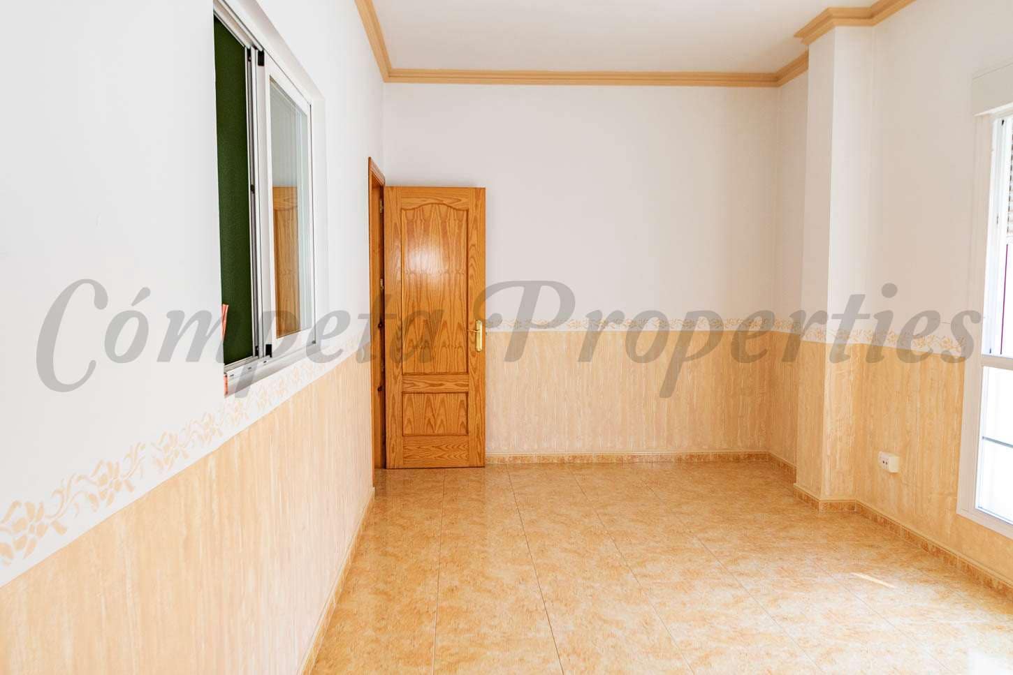 4 bedroom Townhouse for sale in Competa with garage - € 199,500 (Ref: 7599655)
