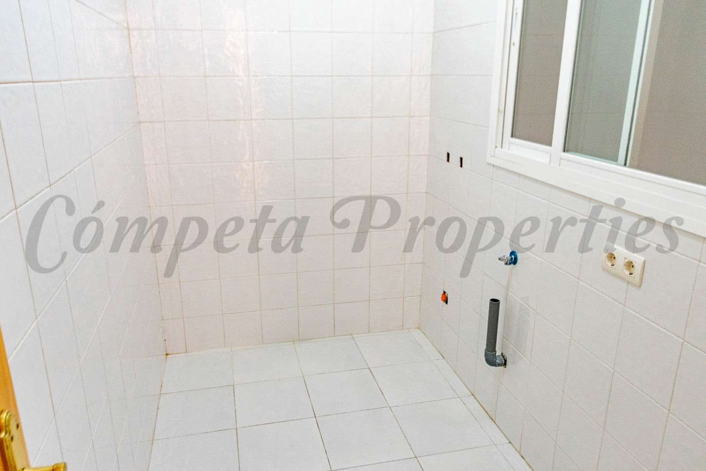 4 bedroom Townhouse for sale in Competa with garage - € 199,500 (Ref: 7599655)