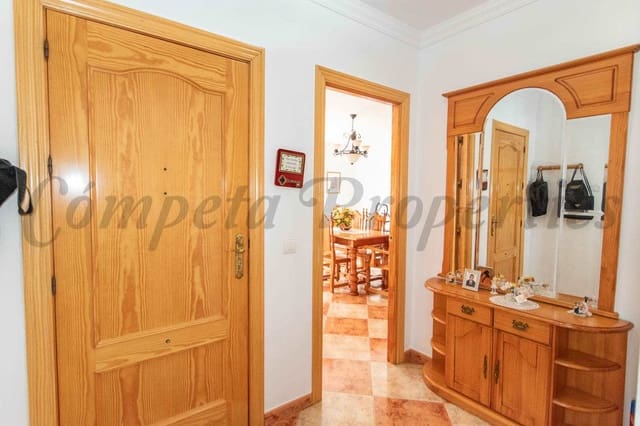 3 sovrum Lägenhet till salu i Sayalonga - 230 000 € (Ref: 7705229)