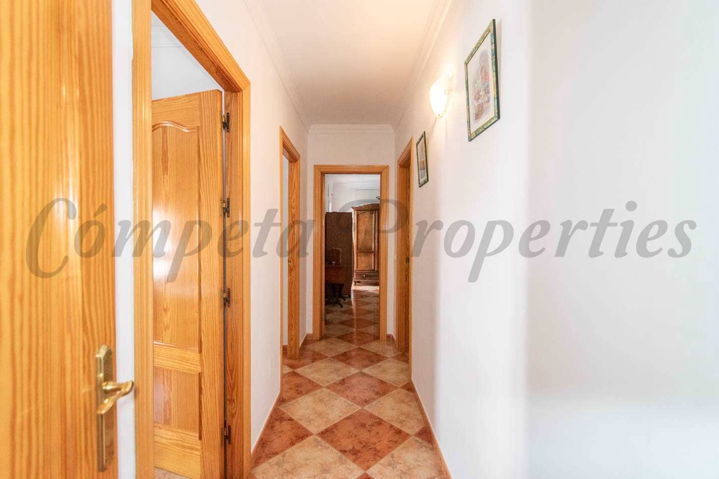 3 soveværelse Lejlighed til salg i Sayalonga - € 230.000 (Ref: 7705229)