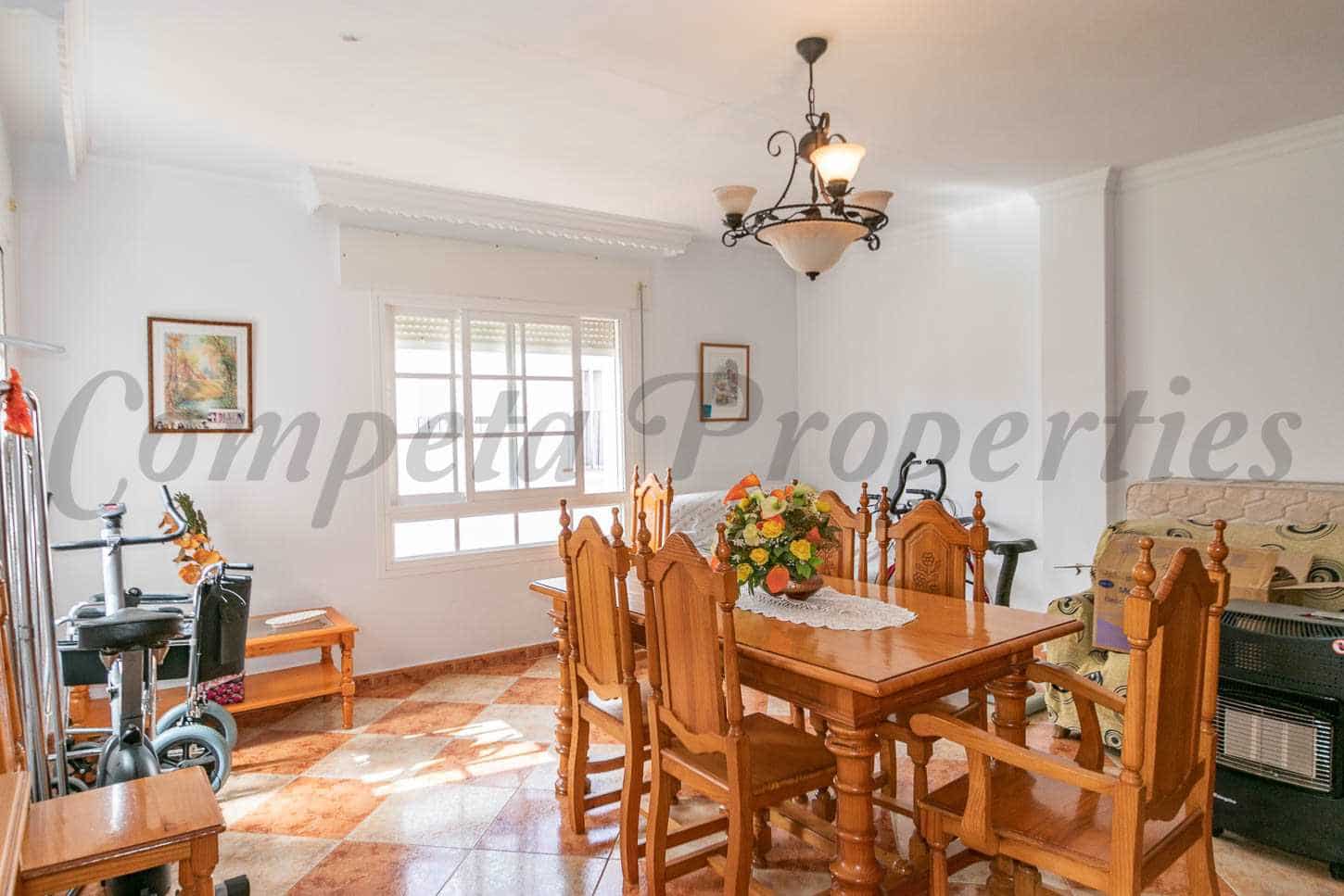 3 soveværelse Lejlighed til salg i Sayalonga - € 230.000 (Ref: 7705229)