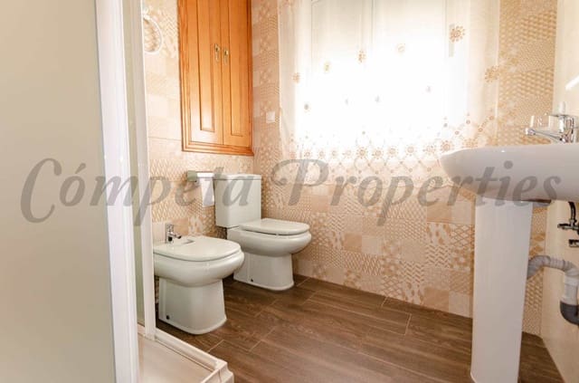 3 slaapkamer Huis te koop in Cómpeta met garage - € 148.500 (Ref: 7705230)