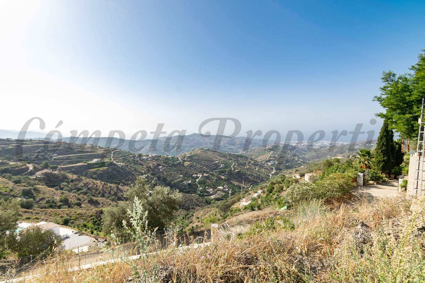 Ubebygd land til salgs i Torrox - € 88 000 (Ref: 7713768)