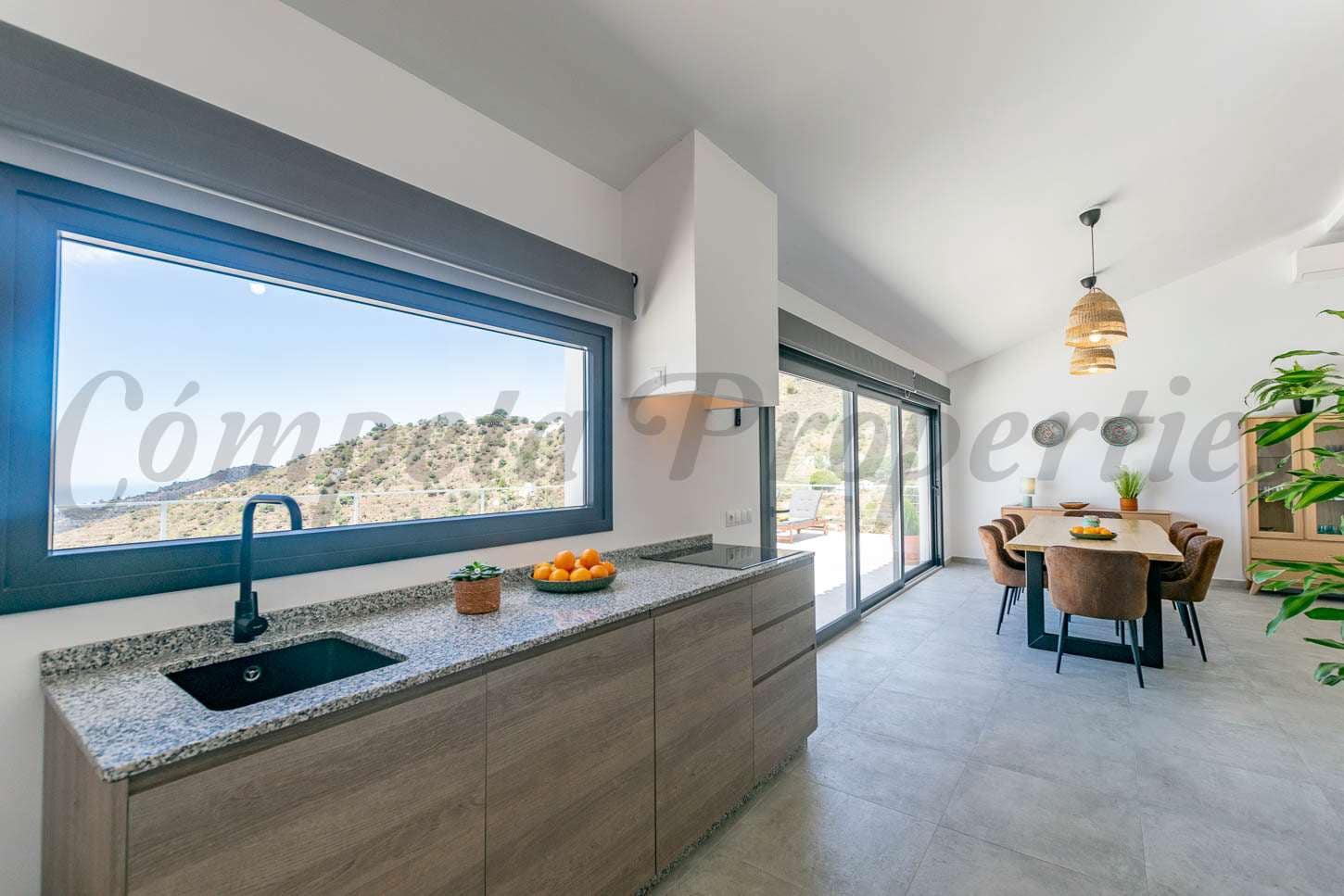 4 quarto Moradia para arrendar em Competa com piscina garagem - 3 600 € (Ref: 7758358)