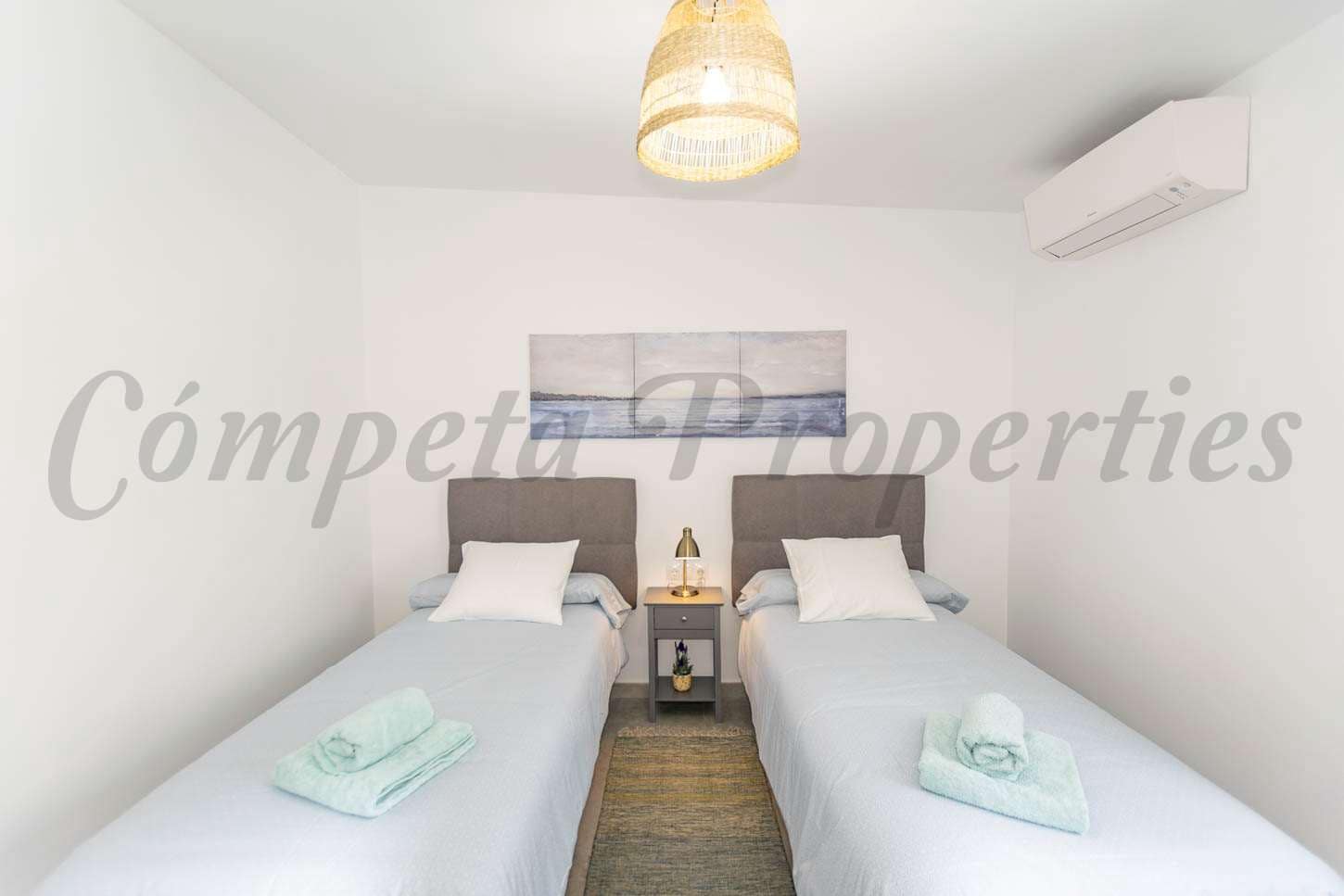 4 quarto Moradia para arrendar em Competa com piscina garagem - 3 600 € (Ref: 7758358)