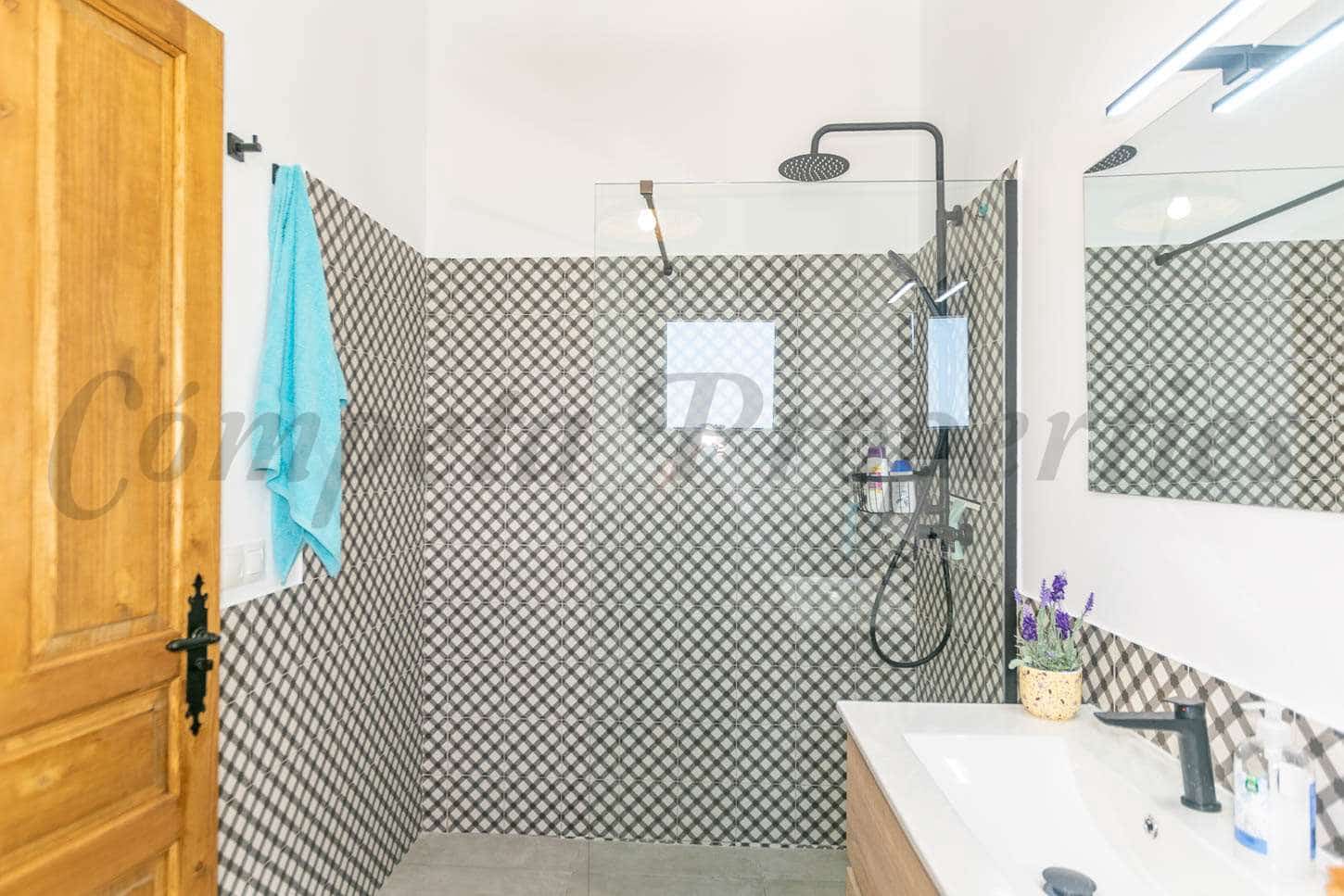 4 quarto Moradia para arrendar em Competa com piscina garagem - 3 600 € (Ref: 7758358)