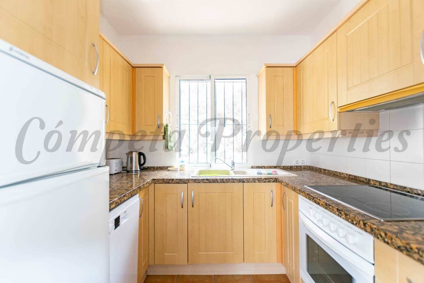 2 soveværelse Villa til salg i Torrox med swimmingpool - € 289.000 (Ref: 7792927)