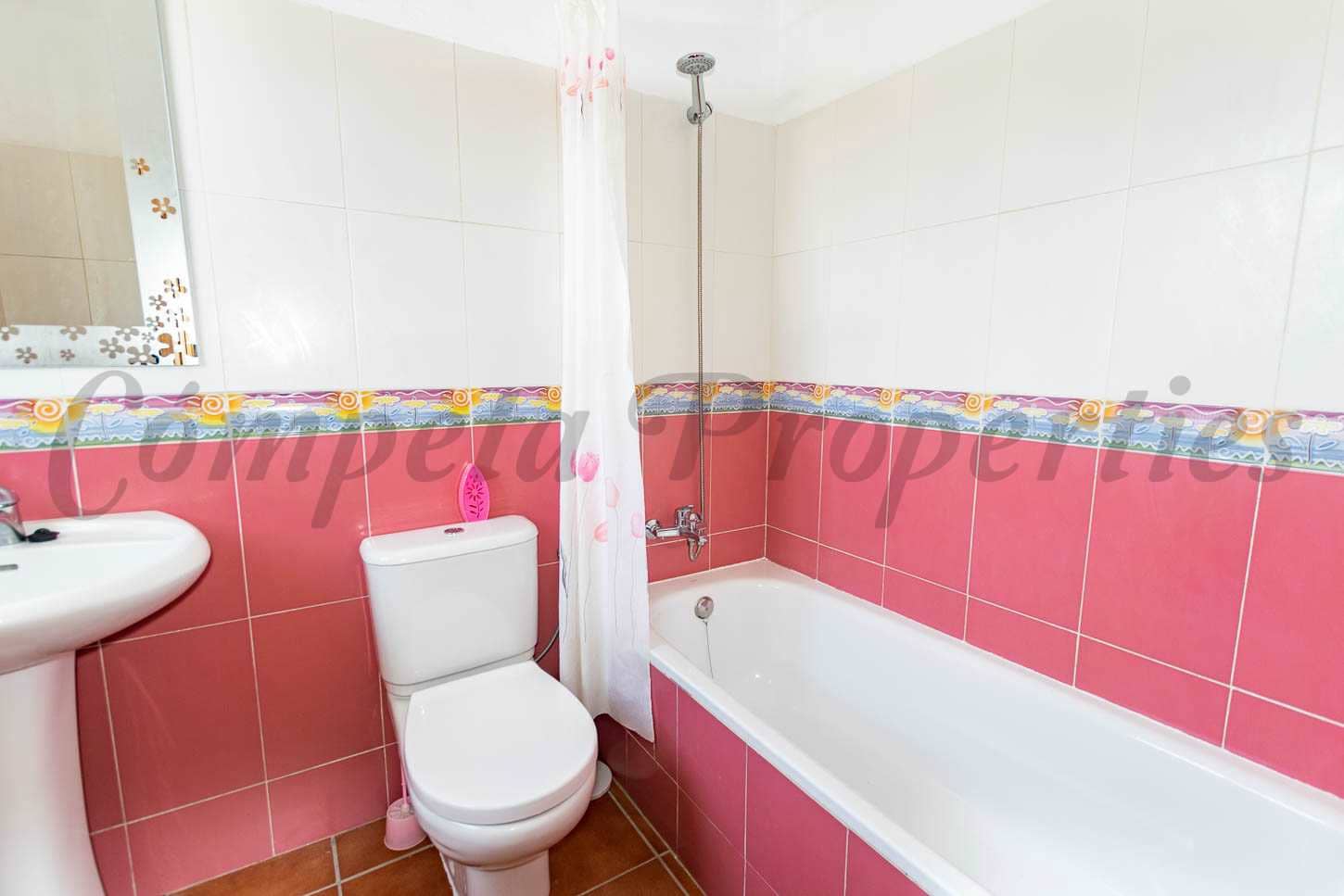 2 soveværelse Villa til salg i Torrox med swimmingpool - € 289.000 (Ref: 7792927)