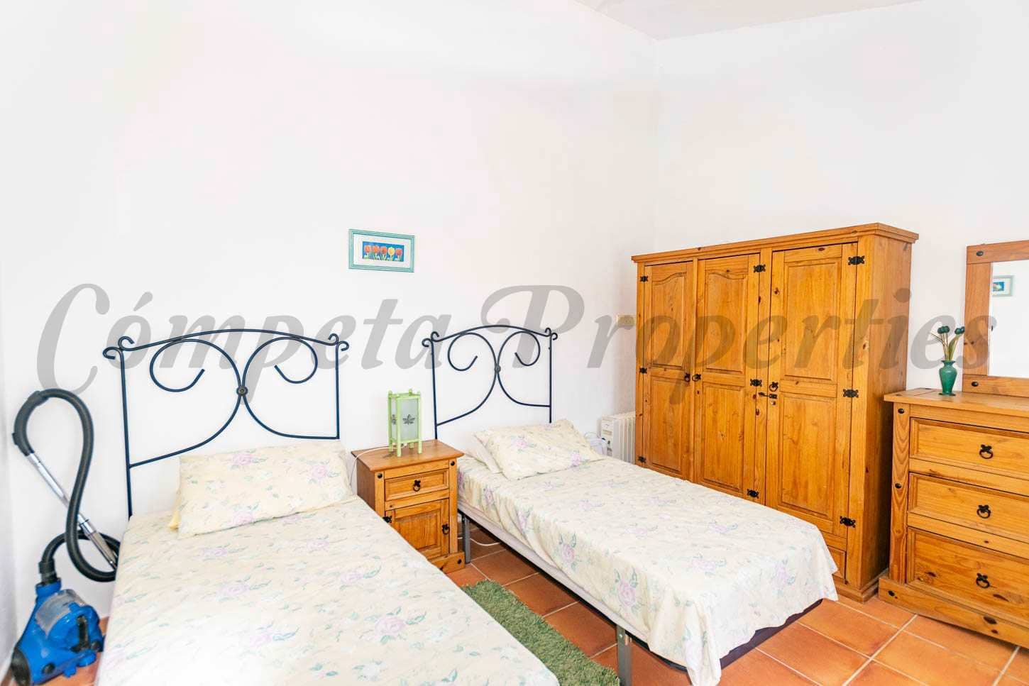 2 soveværelse Villa til salg i Torrox med swimmingpool - € 289.000 (Ref: 7792927)