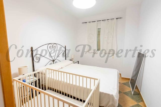 3 sypialnia Finka/Dom wiejski na sprzedaż w Torrox z basenem garażem - 420 000 € (Ref: 7799777)