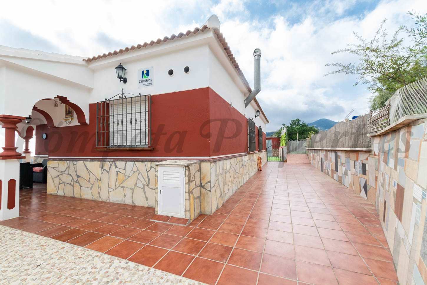 3 sypialnia Finka/Dom wiejski na sprzedaż w Torrox z basenem garażem - 420 000 € (Ref: 7799777)