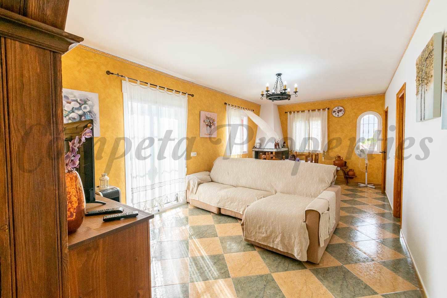 3 sypialnia Finka/Dom wiejski na sprzedaż w Torrox z basenem garażem - 420 000 € (Ref: 7799777)