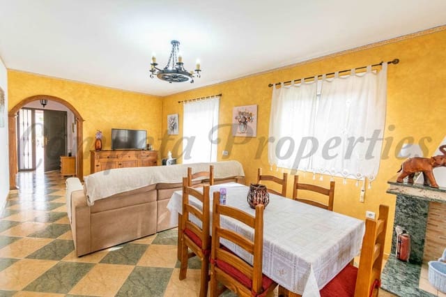 3 sypialnia Finka/Dom wiejski na sprzedaż w Torrox z basenem garażem - 420 000 € (Ref: 7799777)
