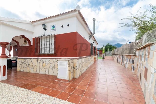 3 sypialnia Finka/Dom wiejski na sprzedaż w Torrox z basenem garażem - 420 000 € (Ref: 7799777)