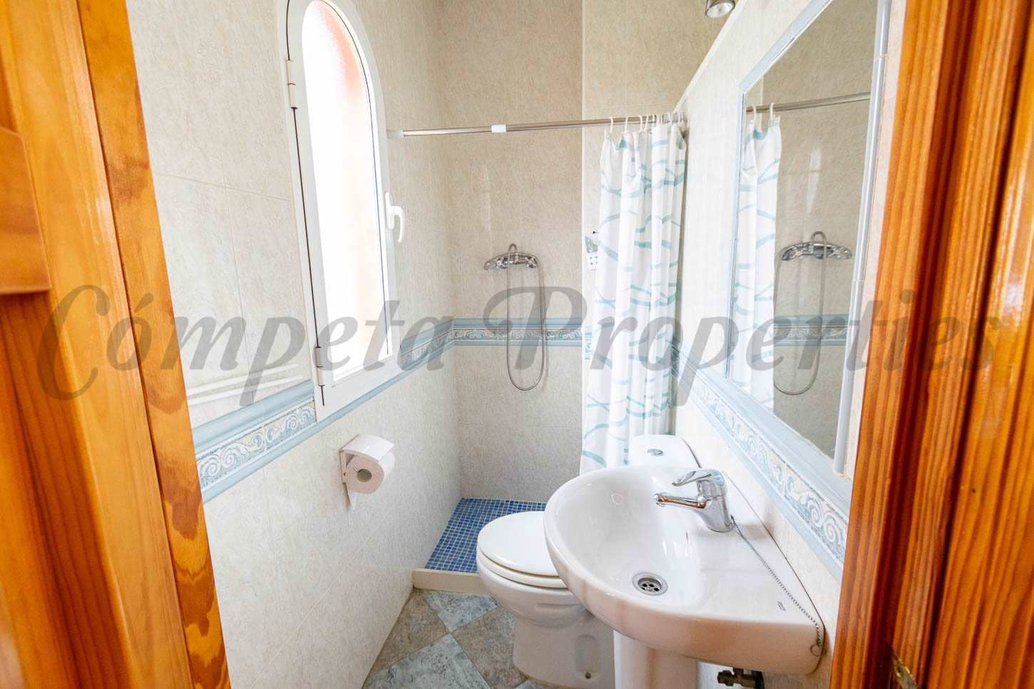 3 sypialnia Finka/Dom wiejski na sprzedaż w Torrox z basenem garażem - 420 000 € (Ref: 7799777)