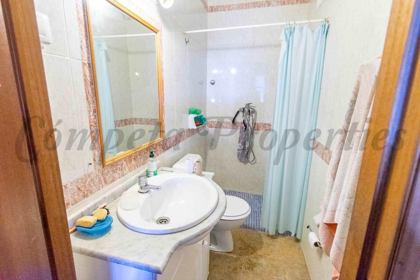 3 sypialnia Finka/Dom wiejski na sprzedaż w Torrox z basenem garażem - 420 000 € (Ref: 7799777)
