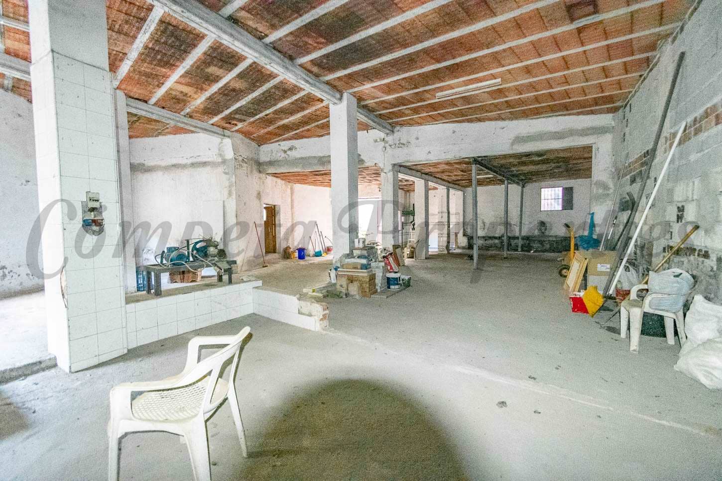 Commercial for sale in Archez with garage - € 75,000 (Ref: 7877093)