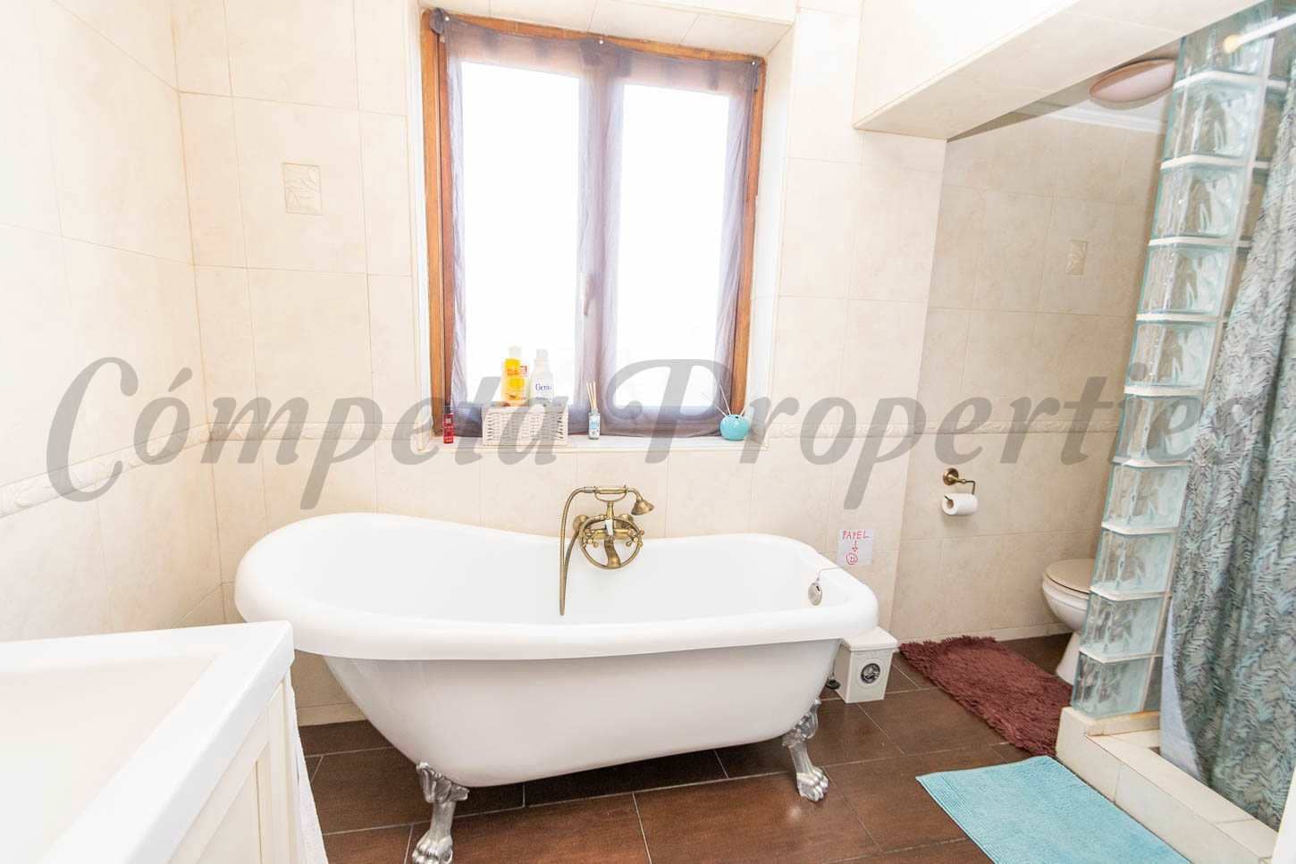 3 makuuhuone Maalaistalo myytävänä paikassa Torrox mukana uima-altaan 
autotalli - 490 000 € (Ref: 7881627)