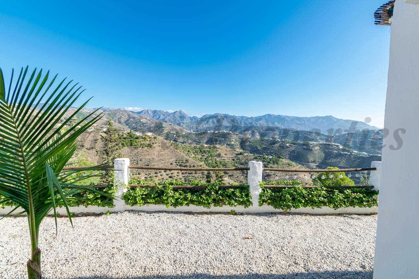 3 makuuhuone Maalaistalo myytävänä paikassa Torrox mukana uima-altaan 
autotalli - 490 000 € (Ref: 7881627)