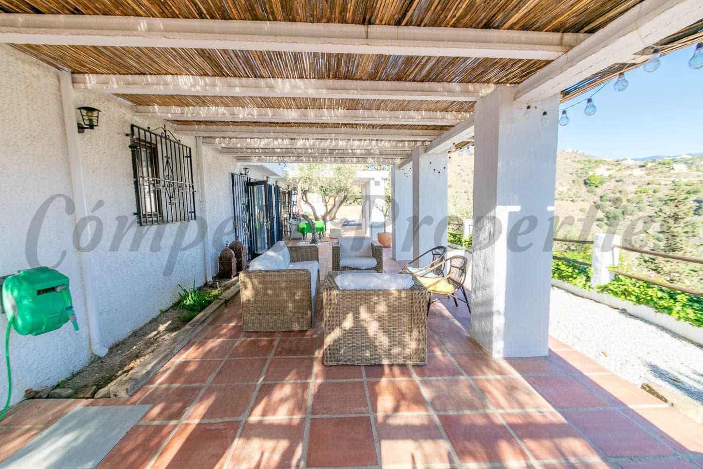 3 makuuhuone Maalaistalo myytävänä paikassa Torrox mukana uima-altaan 
autotalli - 490 000 € (Ref: 7881627)