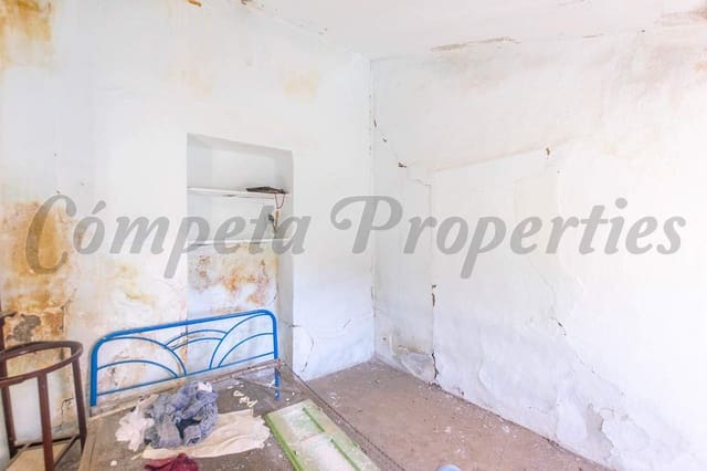 Finca/Landhuis te koop in Cómpeta - € 80.000 (Ref: 7912904)