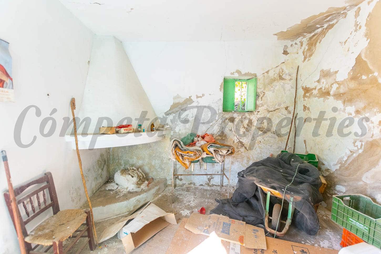 Finca/Landhuis te koop in Competa - € 80.000 (Ref: 7912904)