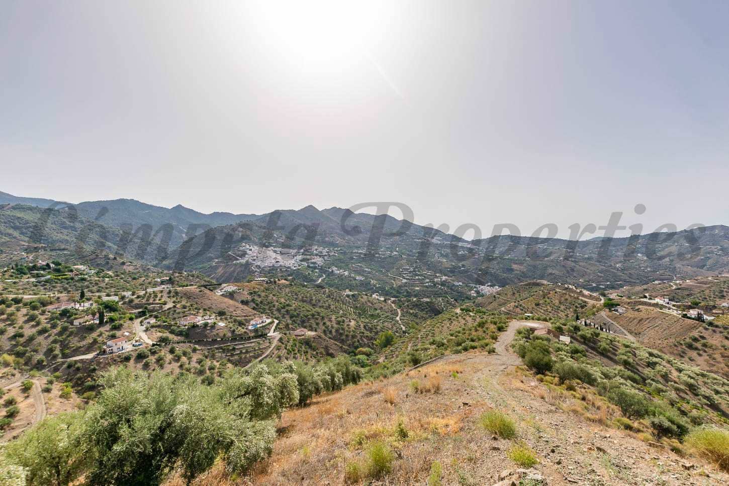 Grunde uden byggetilladelser til salg i Canillas de Albaida - € 35.000 (Ref: 7985499)