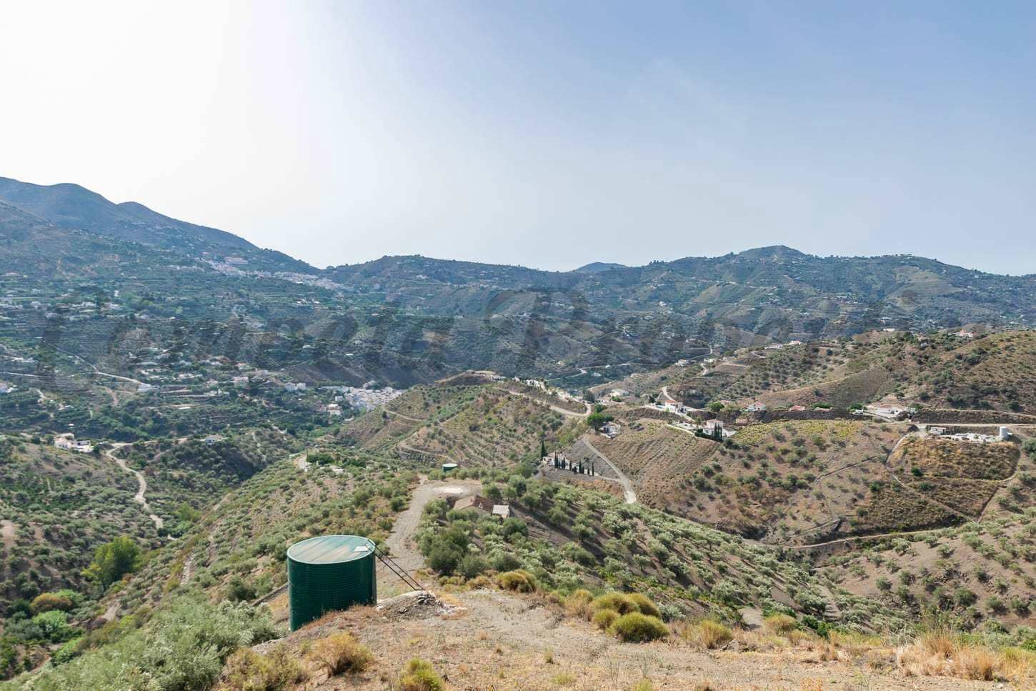 Grunde uden byggetilladelser til salg i Canillas de Albaida - € 35.000 (Ref: 7985499)