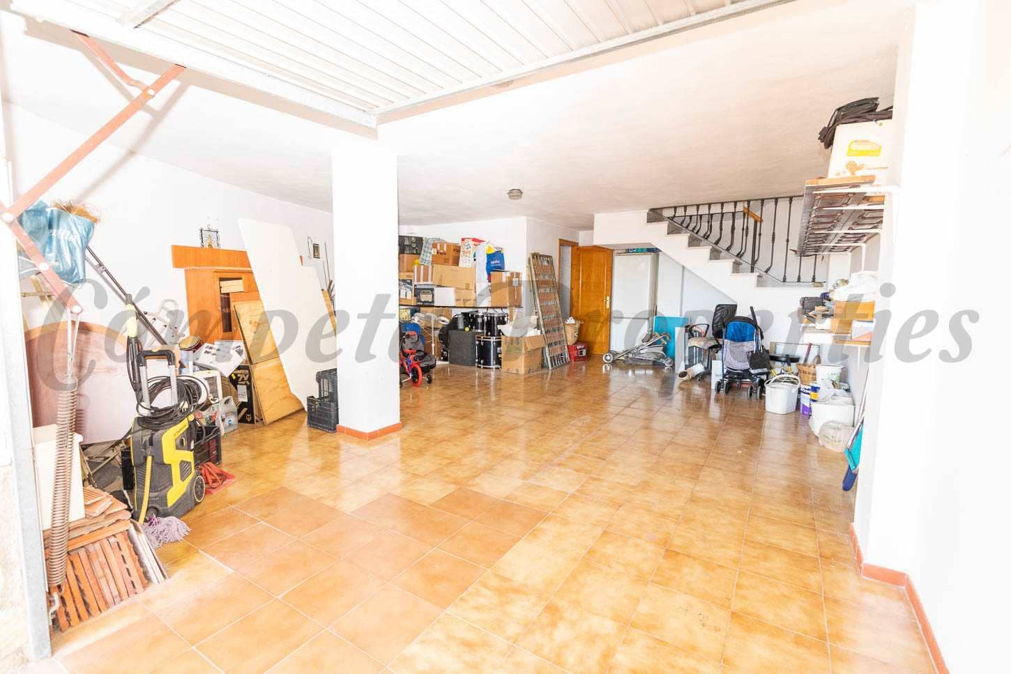 6 soveværelse Semi-Rækkehus til salg i Torrox med swimmingpool garage - € 445.000 (Ref: 7985503)