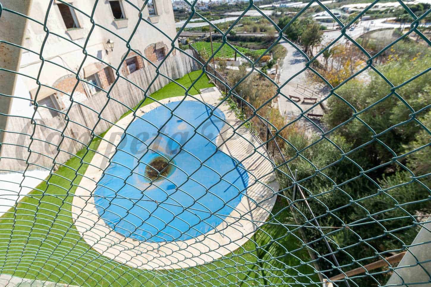 6 soveværelse Semi-Rækkehus til salg i Torrox med swimmingpool garage - € 445.000 (Ref: 7985503)