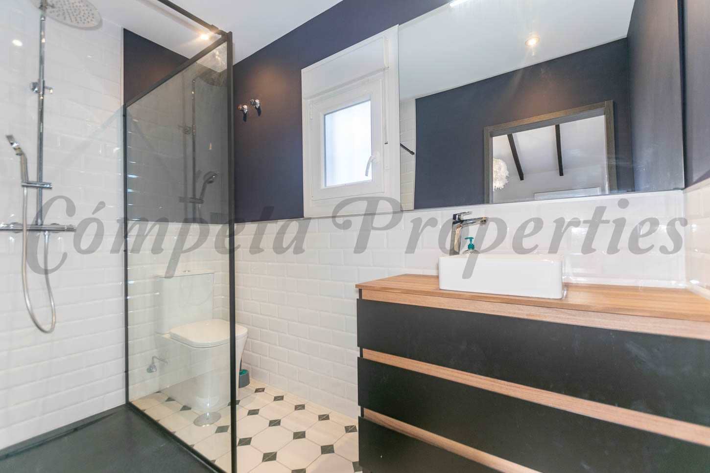   4 soveværelse   ferieFinca/Landehus i Torrox   med   swimmingpool   - € 1.125 (Ref: 7985506)