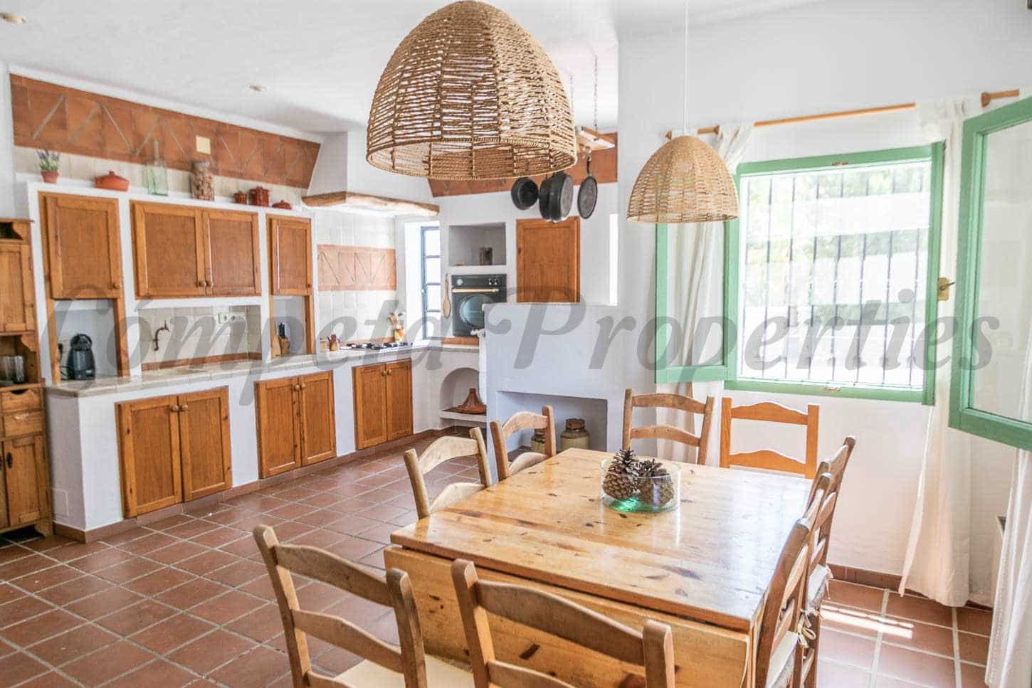 4 soveværelse Finca/Landehus til leje i Competa med swimmingpool - € 2.250 (Ref: 7985522)